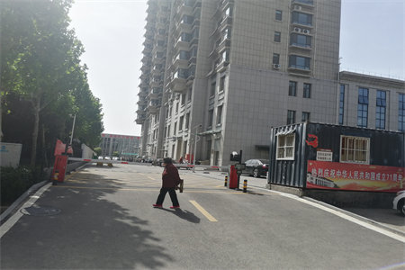 皇家半岛3室2厅2卫113带付房